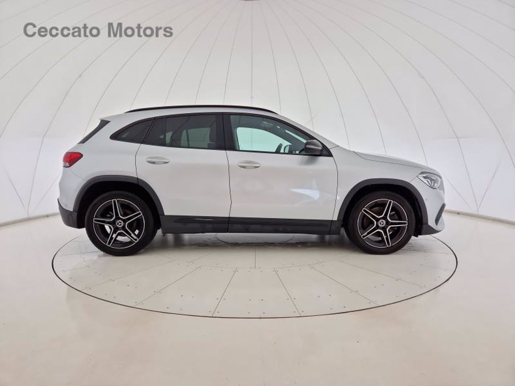 MERCEDES Gla 200 d premium auto