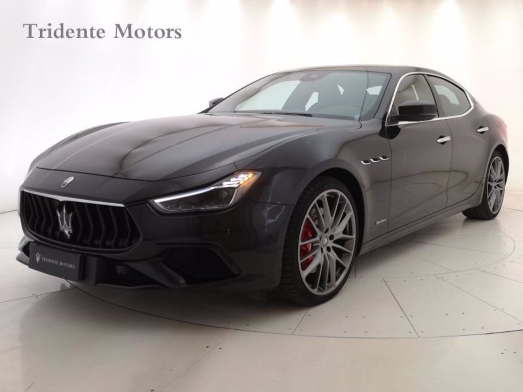 MASERATI Ghibli 3.0 v6 bt gransport nerissimo q4 430cv auto my18