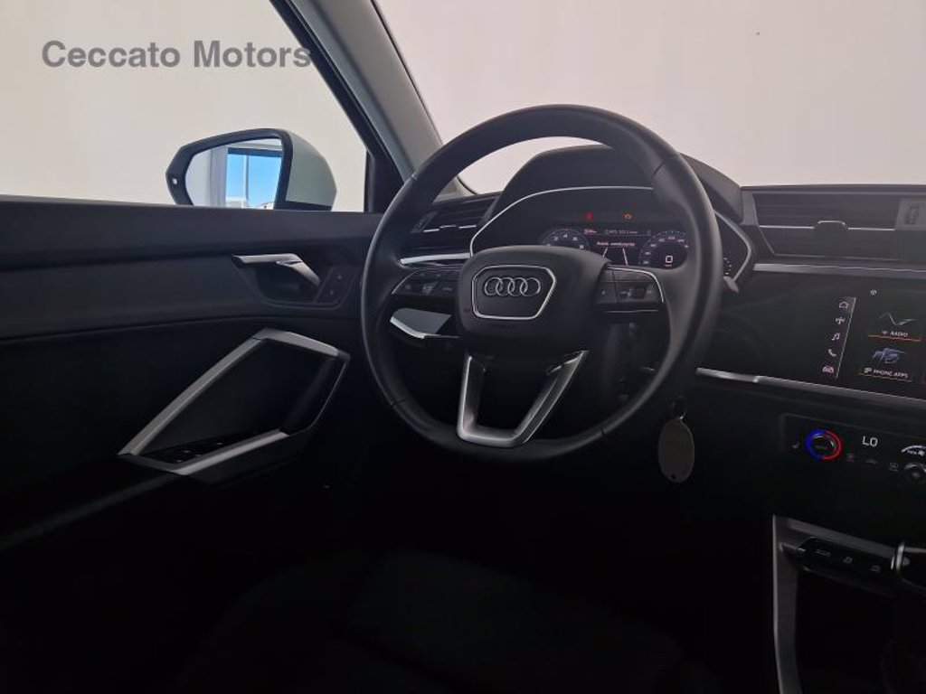 AUDI Q3 35 1.5 tfsi mhev business s-tronic