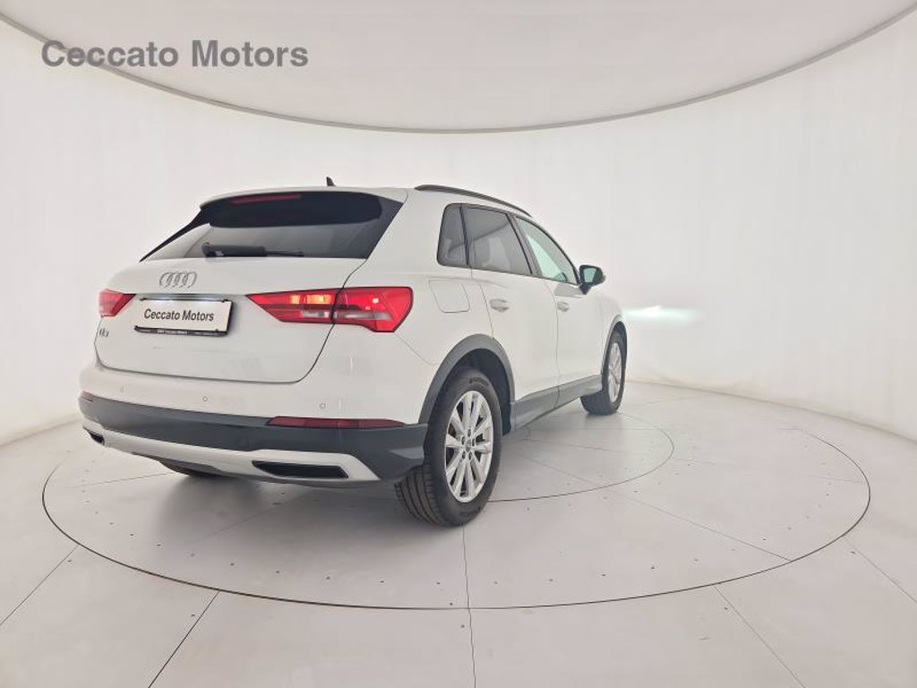 AUDI Q3 35 1.5 tfsi mhev business s-tronic