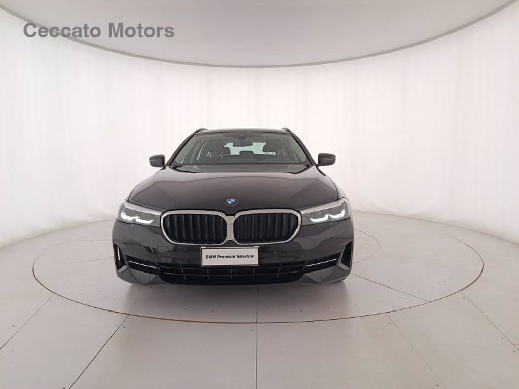 BMW 520d touring mhev 48v business auto