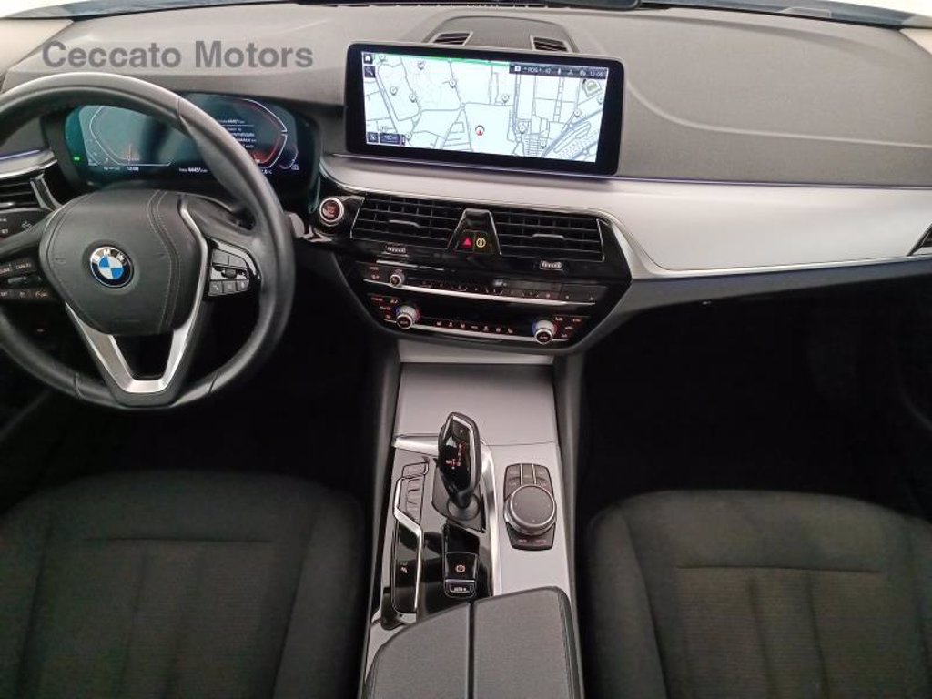 BMW 520d touring mhev 48v business auto