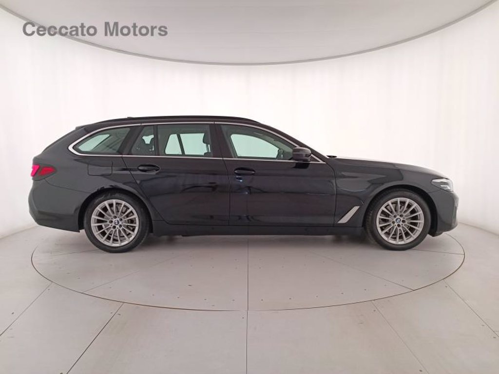 BMW 520d touring mhev 48v business auto