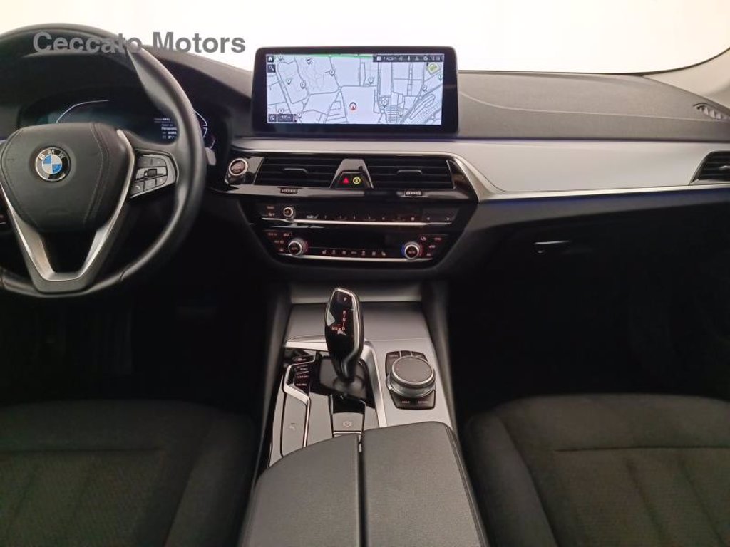 BMW 520d touring mhev 48v business auto