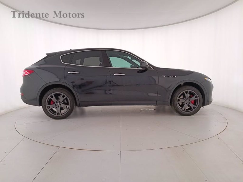 MASERATI Levante 3.0 v6 250cv auto