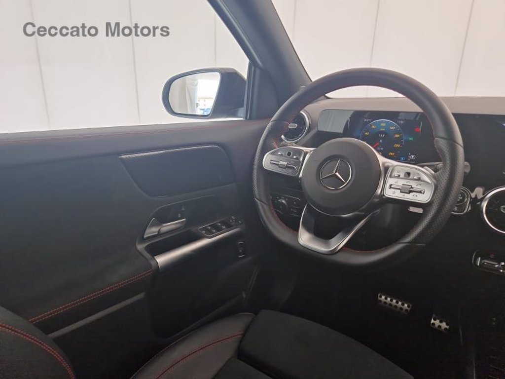 MERCEDES Gla 180 d premium auto