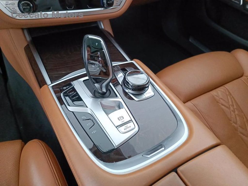 BMW 750i xdrive eccelsa auto