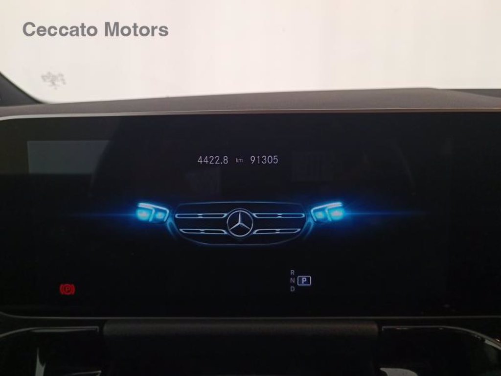 MERCEDES Gla 200 d sport auto