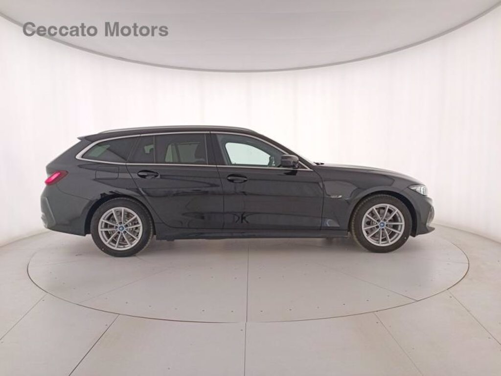 BMW 320e touring auto