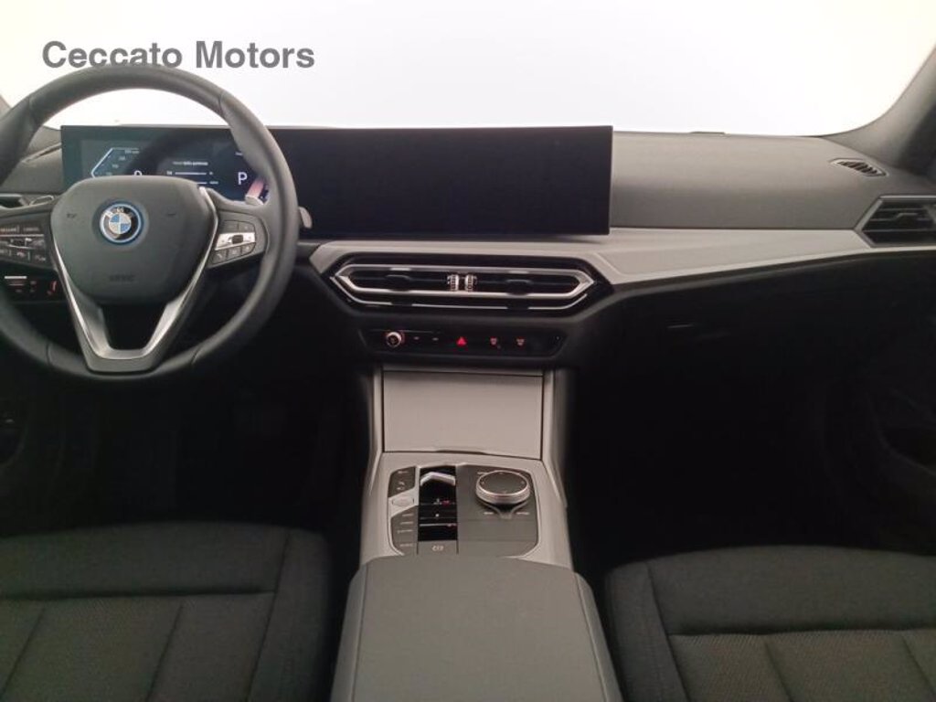 BMW 320e touring auto