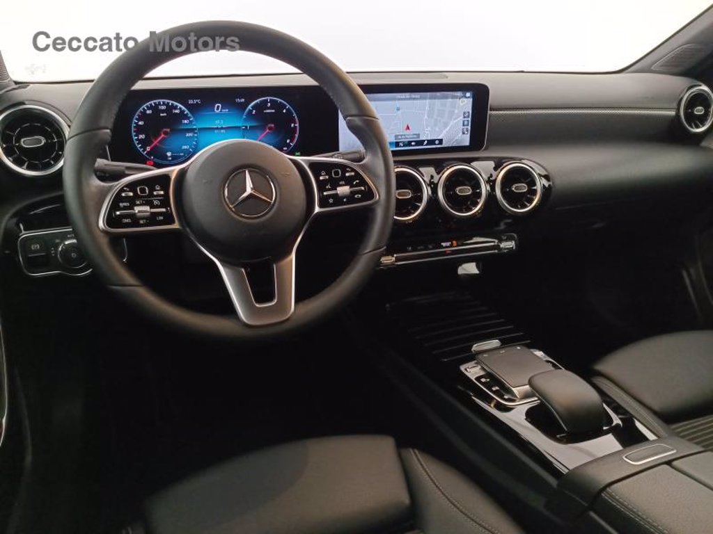 MERCEDES A 180 d sport auto