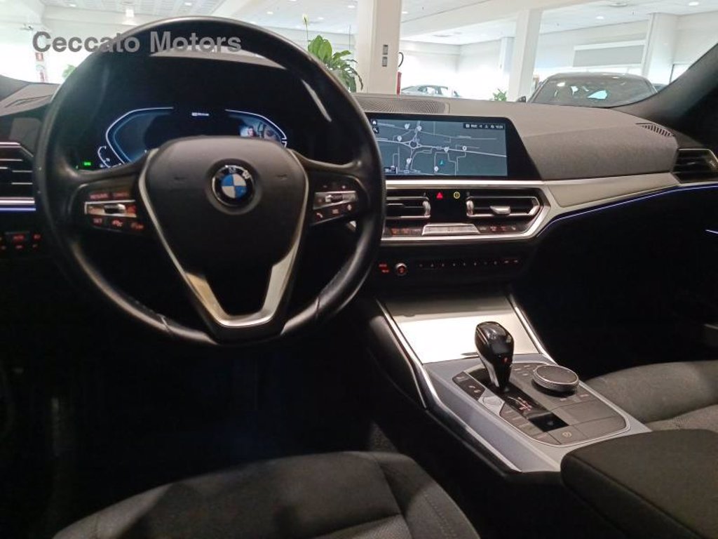 BMW 330e touring xdrive business advantage auto