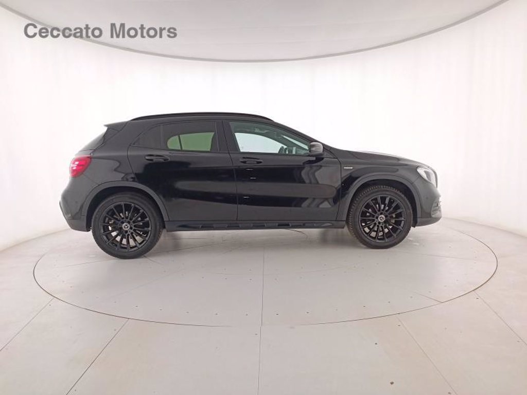 MERCEDES Gla 200 d night edition auto