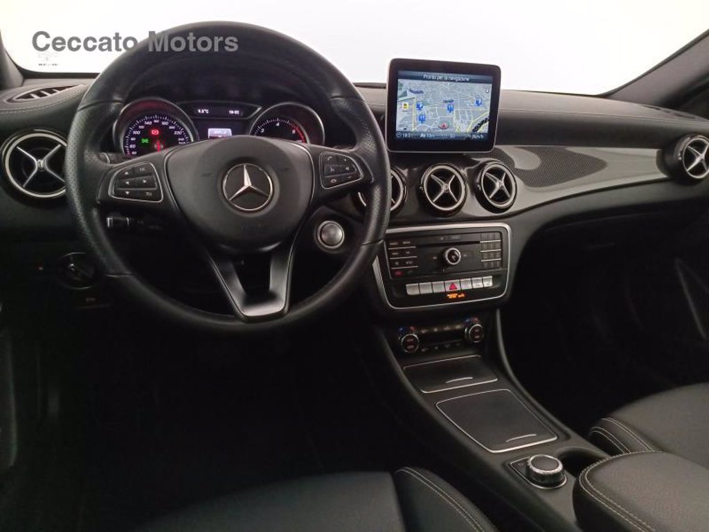 MERCEDES Gla 200 d night edition auto