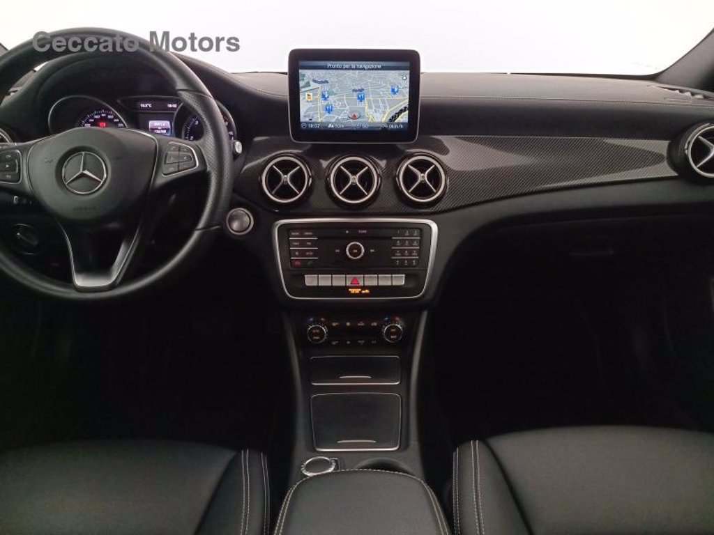 MERCEDES Gla 200 d night edition auto