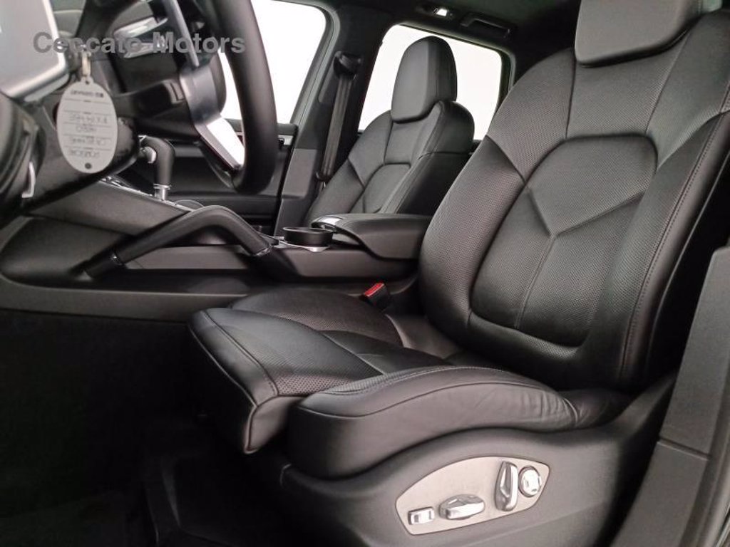 PORSCHE Cayenne 3.0 platinum edition tiptronic