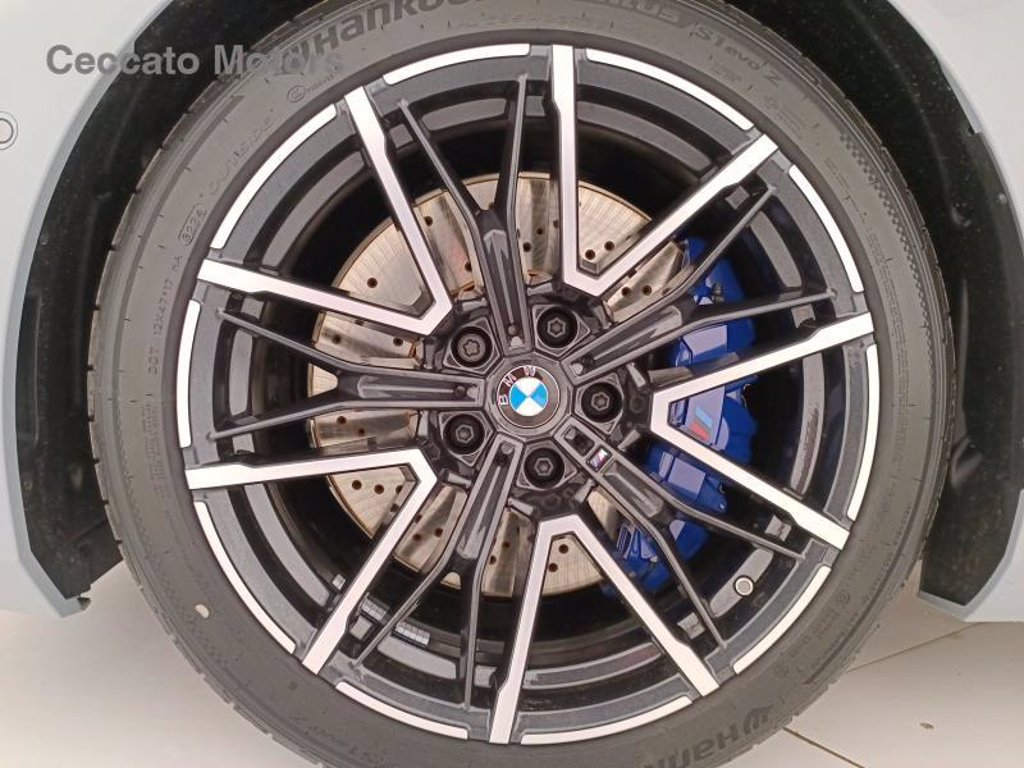 BMW M5 4.4 727cv auto