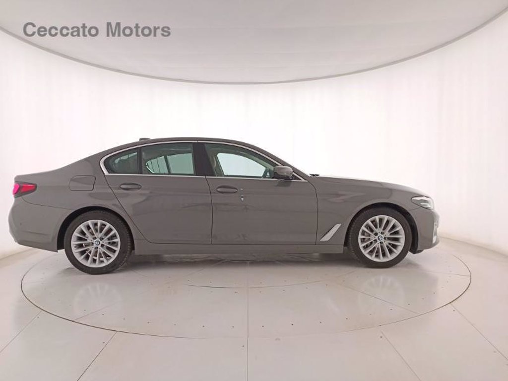 BMW 530d mhev 48v xdrive luxury auto