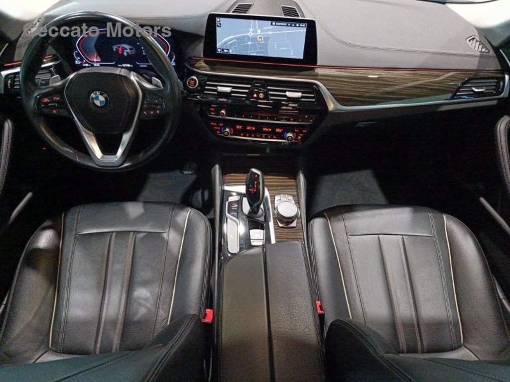 BMW 520d touring mhev 48v xdrive luxury auto