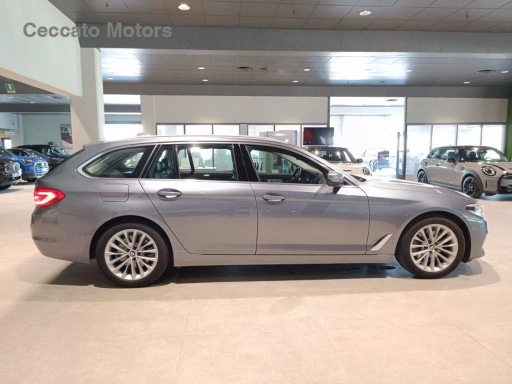 BMW 520d touring mhev 48v xdrive luxury auto