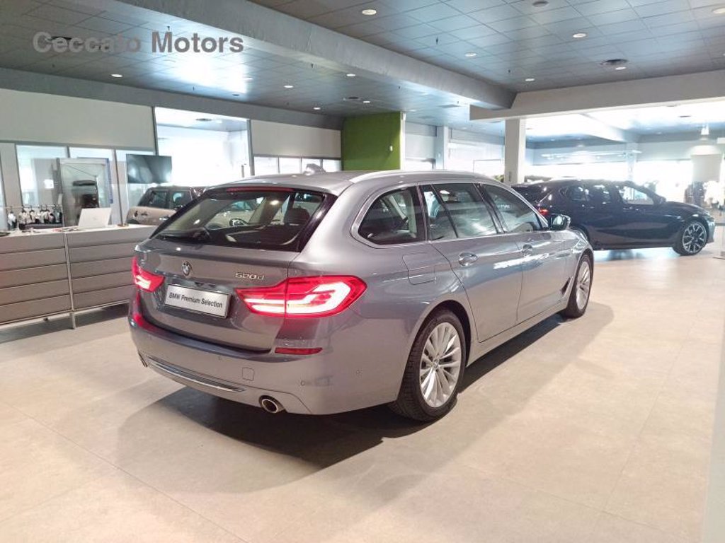 BMW 520d touring mhev 48v xdrive luxury auto